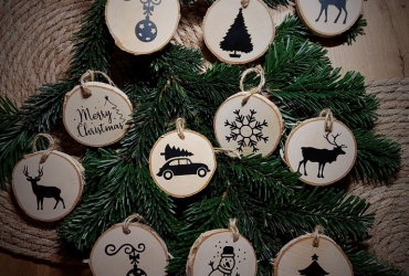 Houten schijfjes met opdruk