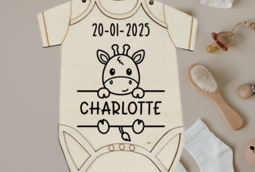 Vinyl sticker / Giraffe met naam en datum naar wens