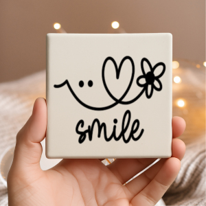Vinyl sticker passend op een tegeltje van 10x10cm / Smile